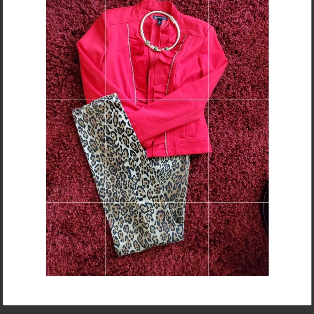 Jones New York Gold Slimming Leopard Print